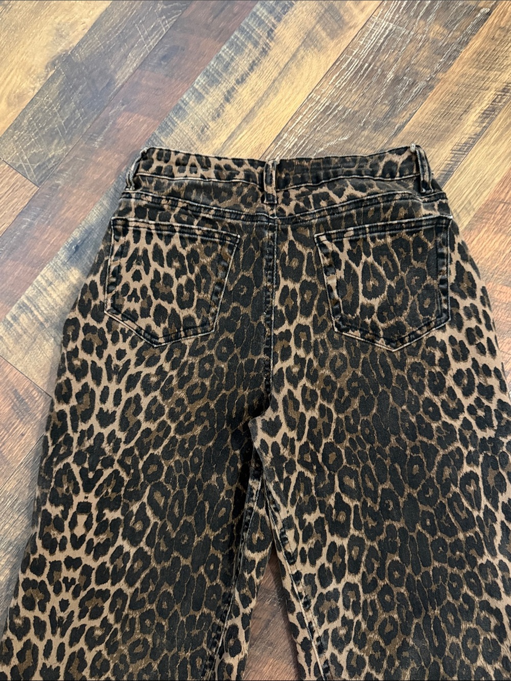 Heart Hips Leopard Print Wide Leg Jeans Size Medium Animal Print Denim - Picture 7 of 10